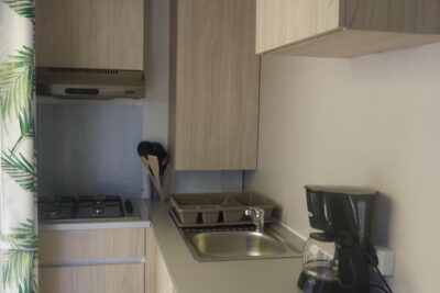 Cuisine bien équipée mobile home EVO 24 - Agrandir l'image 3 sur 8, fenêtre modale