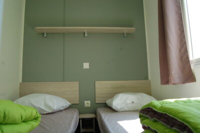 Chambre enfant avec 2 lits du mobile home EVO 33 - Agrandir l'image 9 sur 10, fenêtre modale