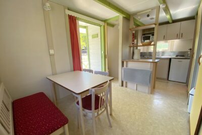 Pièce à vivre cottage 5 places - Agrandir l'image 4 sur 8, fenêtre modale